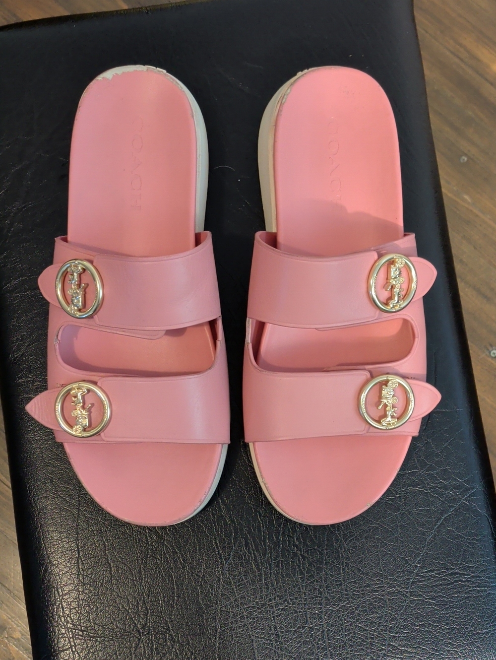 COACH gable leather sandal in bubblegum - size 39 (8.5) - Picture 1 of 10